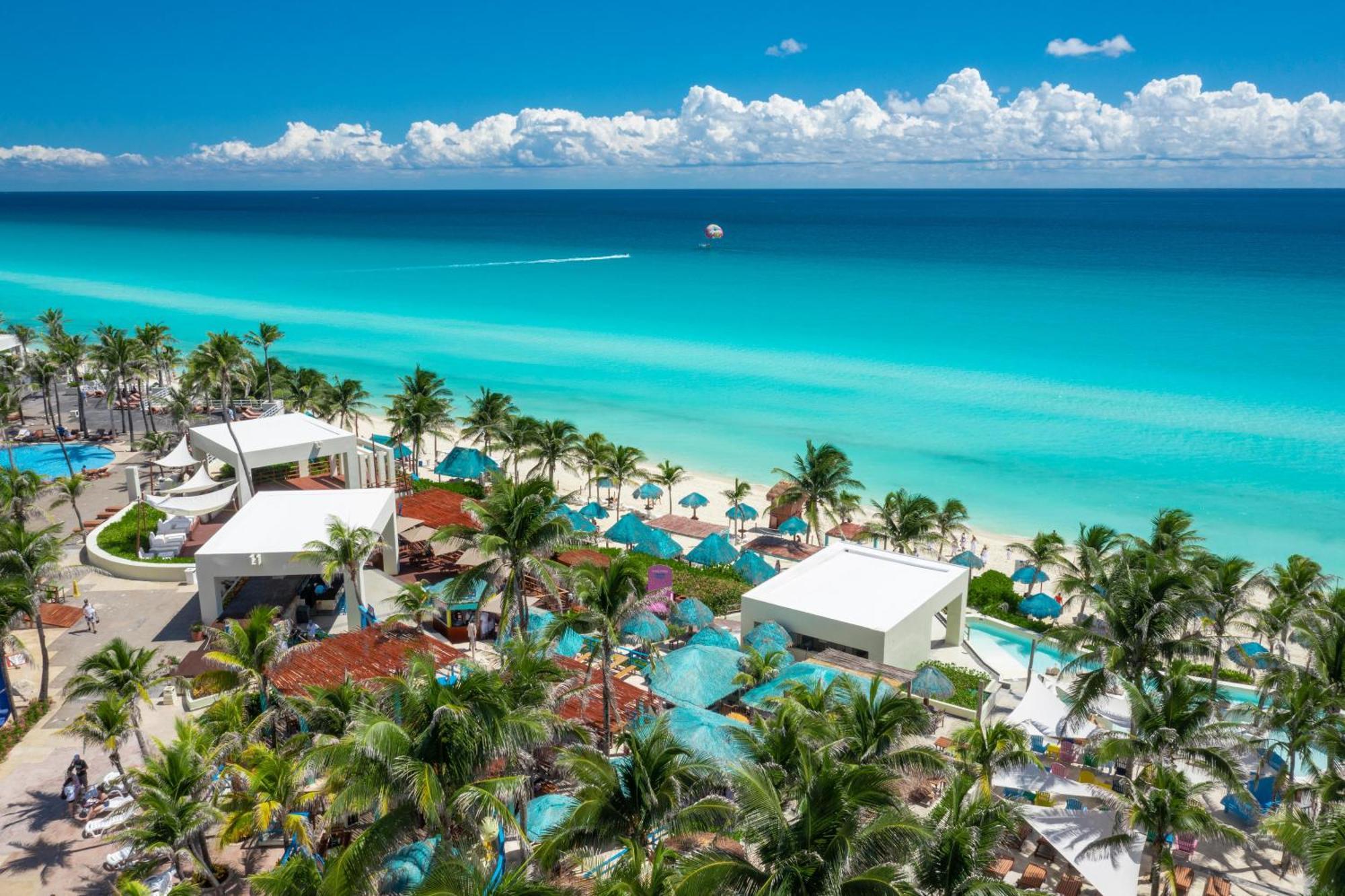 The Pyramid Cancun By Oasis Exterior photo Aerial view of the resort