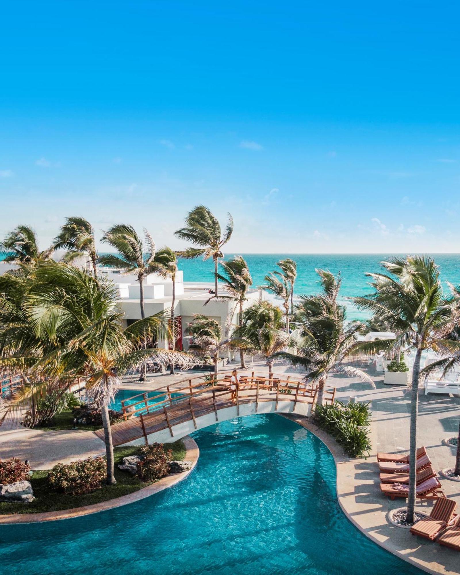 The Pyramid Cancun By Oasis Exterior photo View of the beach from the hotel